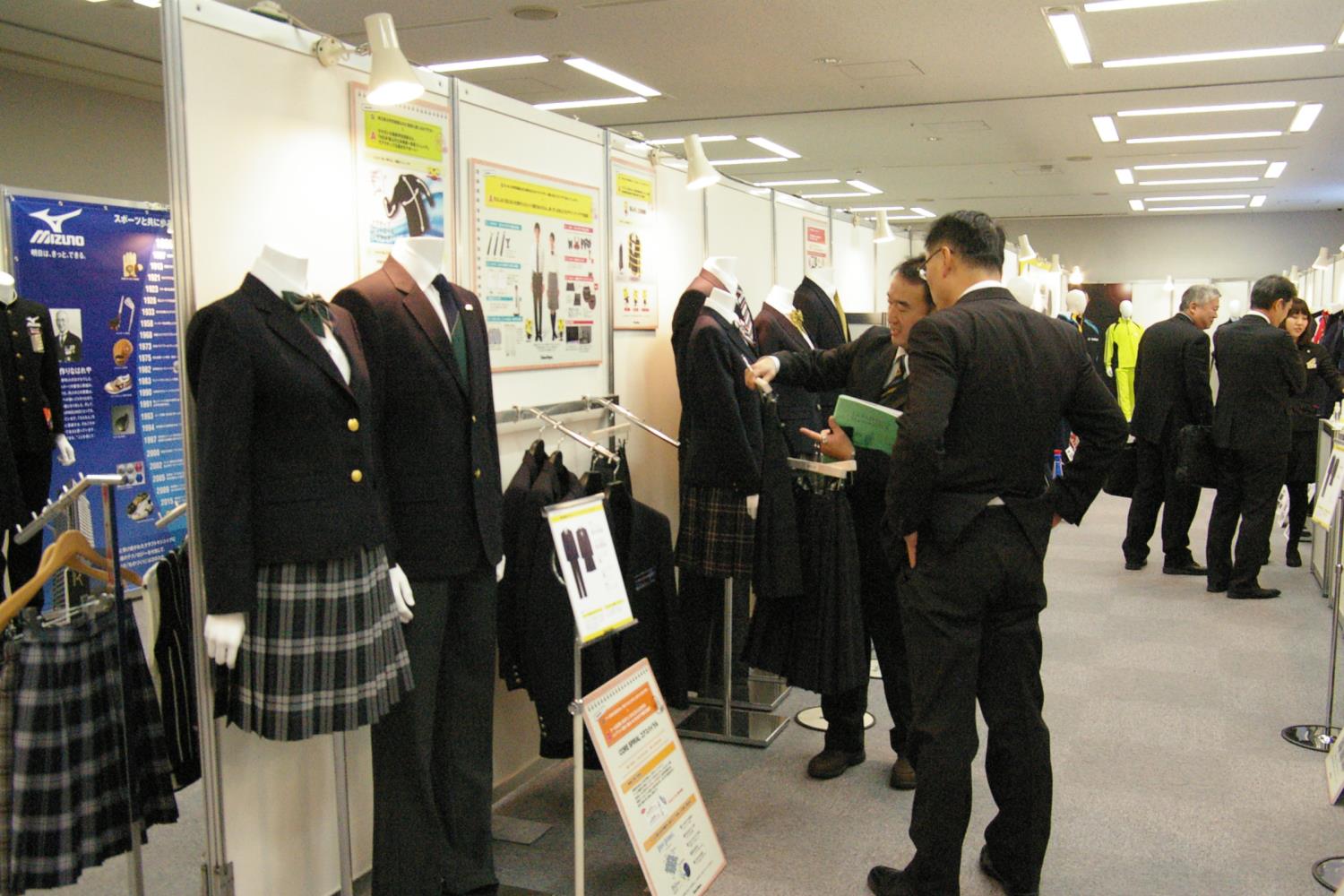 瀧本制服展示会