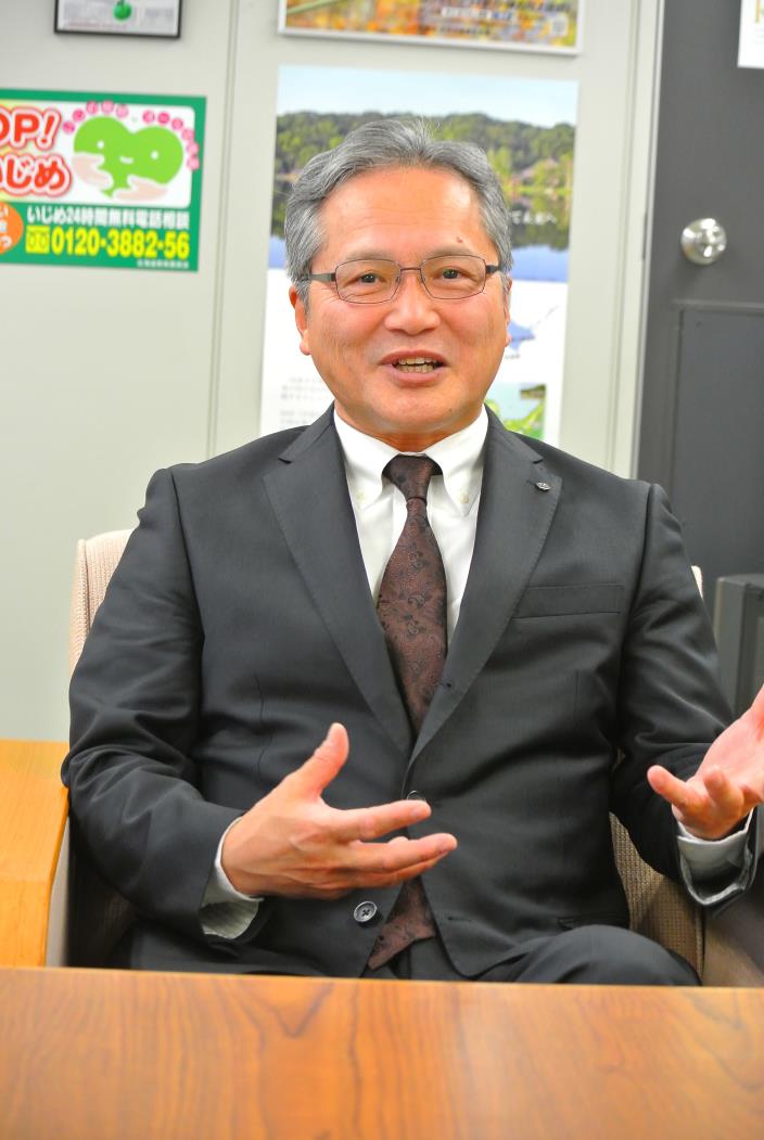 日付不明写真＿ｐ柴田教育長インタビュー