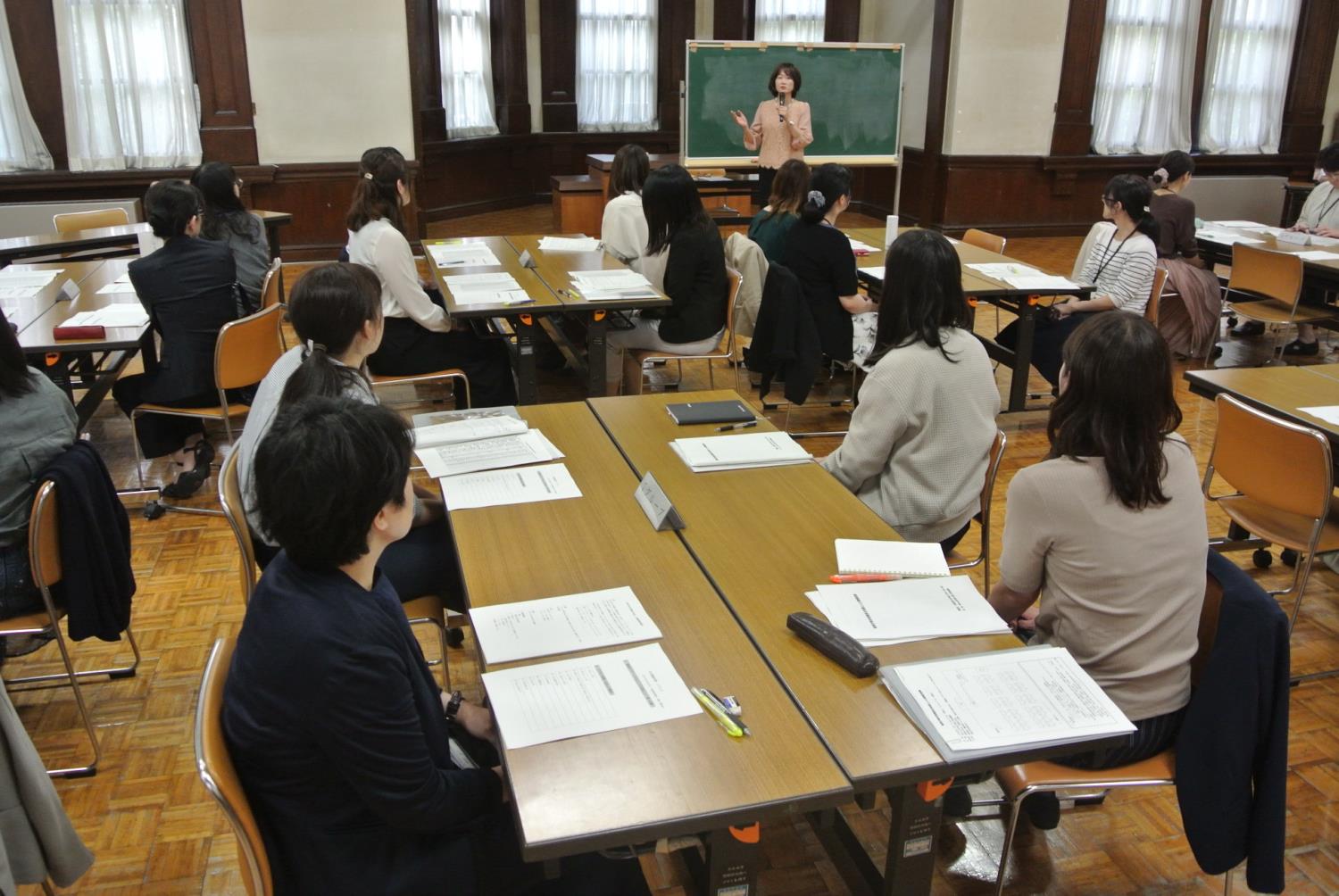 教育庁等女性職員を対象とした職場研修