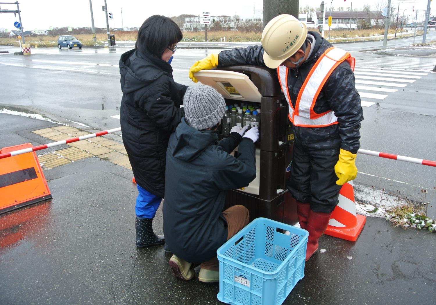 稚内養護砂入りペットボトル設置