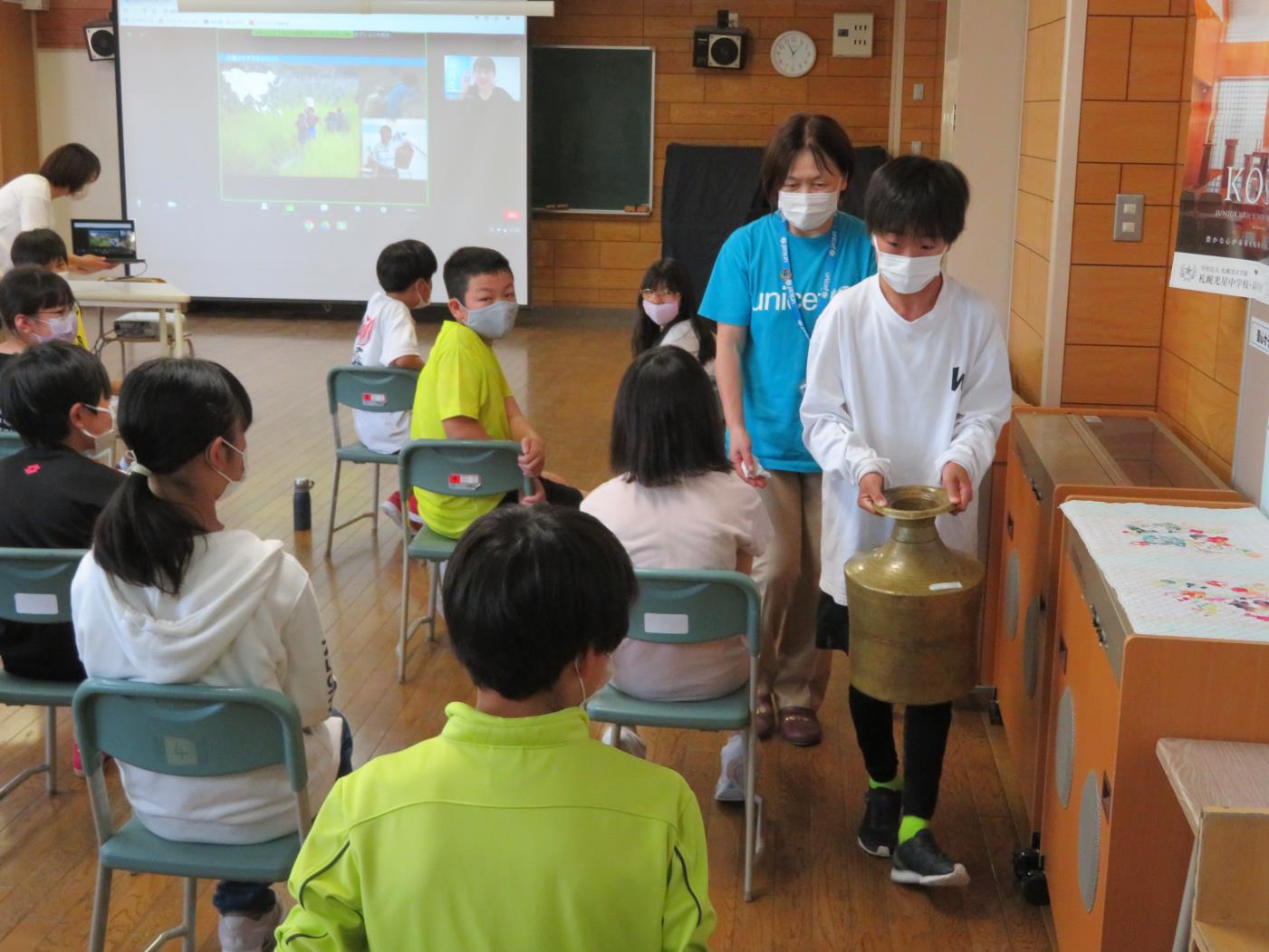札幌市西野小ユニセフ教室