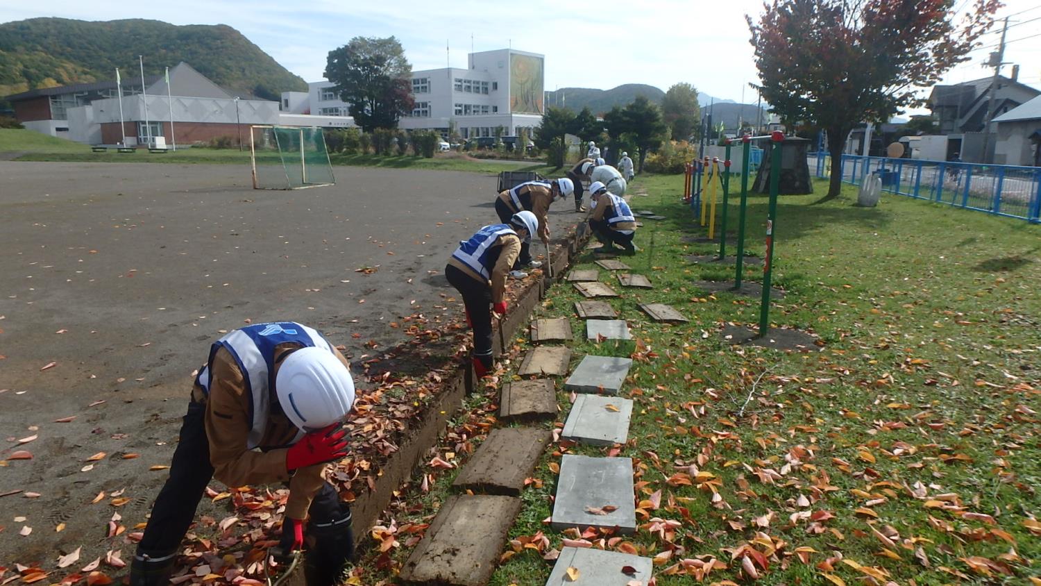 上川小建設業者側溝清掃ボラ