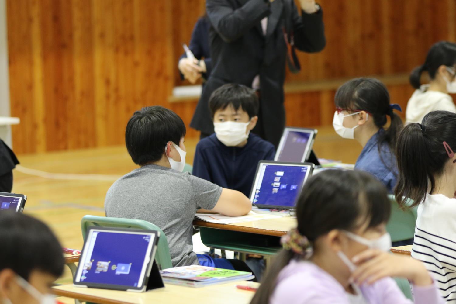 端末持ち帰り学習・岩見沢南小