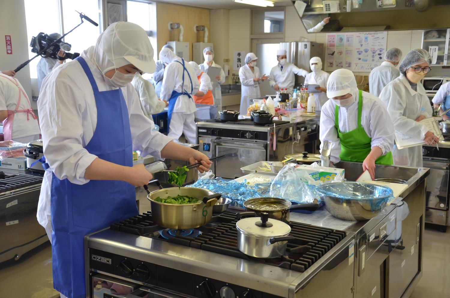 学校給食コンクール①調理の様子