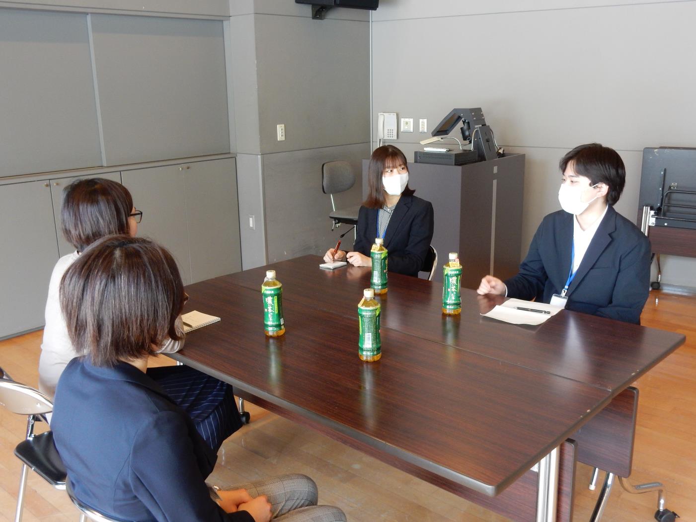 道立図書館と帯広美術館新採用職員に係る職場訪問