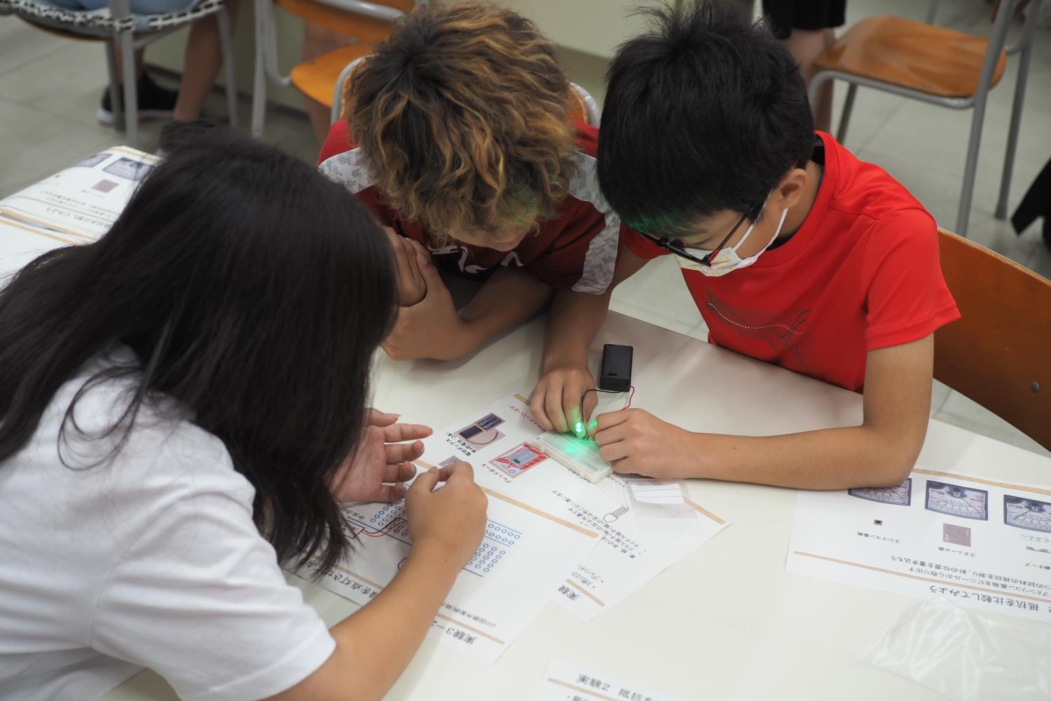 神居小学校半導体体験教室