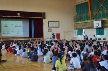 音読・運動で脳活性化を　東北大の榊助教が講演_画像＜1＞