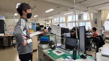 児童理解研修。全教員で子どもの姿を共有している