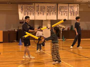 札幌藻岩高　藻岩北小で体験の場 まるでアクションゲーム スポーツ「ジャガー」満喫_画像＜1＞