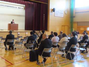 児童の目的意識を高めるよう呼びかけた