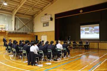 稚内大谷高で宗建会出前授業　建設業の魅力伝える　卒業生が後輩に体験談_画像＜1＞
