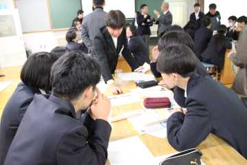 出前講座で避難所運営考える　あなたならどう動く？　富良野高で旭川建協二世会_画像＜1＞