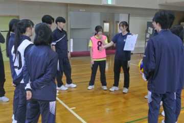 ペップトークによるコーチングを実践する生徒たち