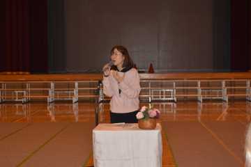 札幌星友館中で全校生徒と交流 「私の物語」は続く 校歌作詞・作曲の半﨑さん_画像＜1＞