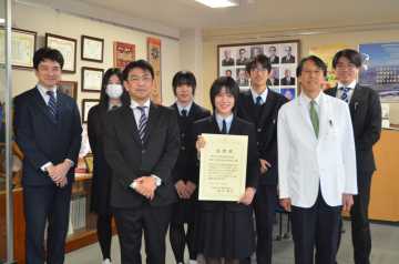 市立札幌病院に札幌清田高生徒会 学校祭売上金を寄付 医療現場支援で感謝状も_画像＜1＞