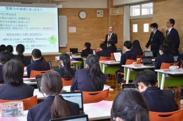 札幌北野中で公開授業 体と心の「距離感」尊重 より良い人間関係構築へ_画像＜1＞