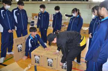 札幌清田高　救命救急講習 主体的、共助の視点で AED使用、止血等学ぶ_画像＜1＞