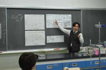 北理研札幌支部が授業創造研究会 科学的事象の変化追究 中央小５年「物の溶け方」公開_画像＜1＞